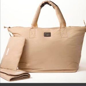 7am overnight bag light weight beige color